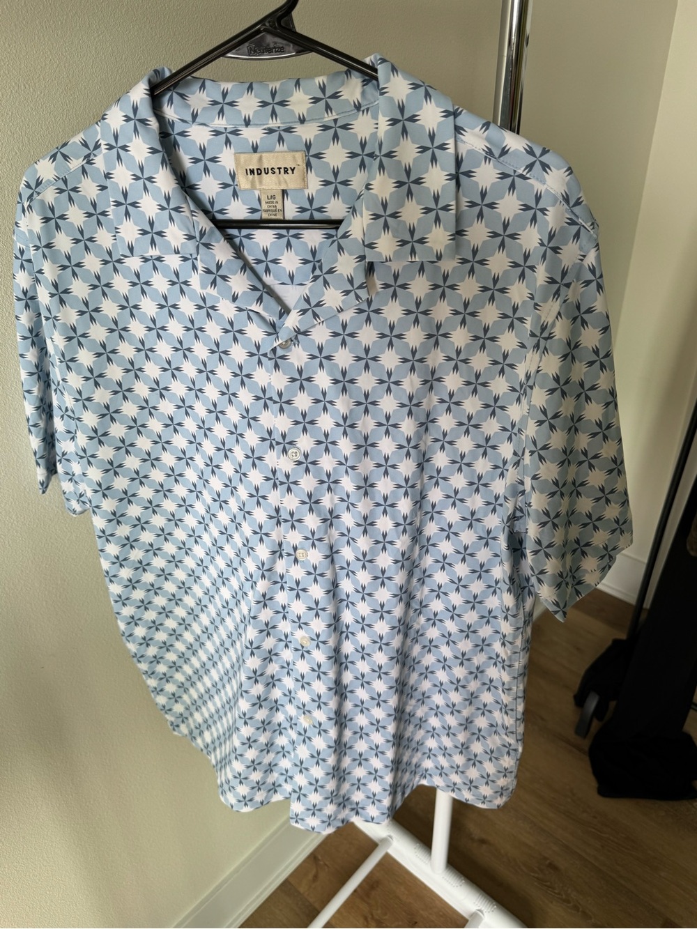 Industry Republic Clothing Men’s size Large geometric, button-down polo Tshirt